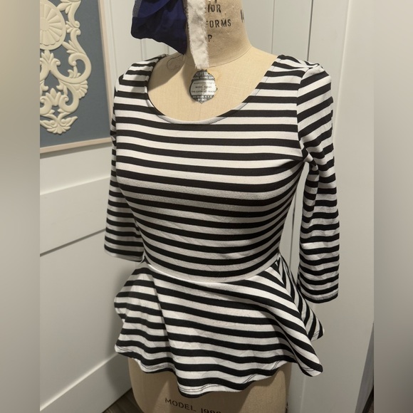 Women’s Charlotte Russe size large top - Picture 1 of 7